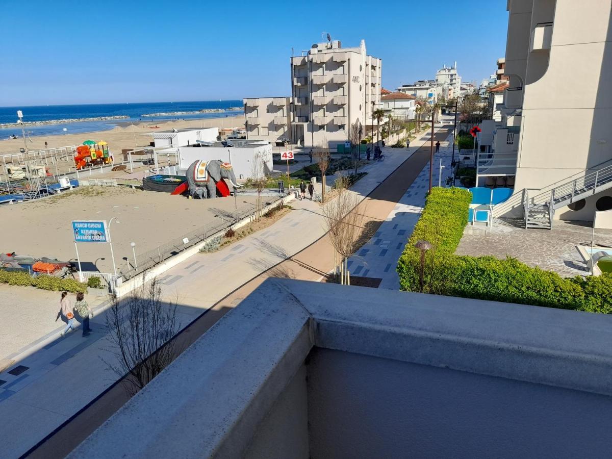 Appartamento Vista Mare Viserbella, Vicissimo Alla Fiera ริมินี ภายนอก รูปภาพ